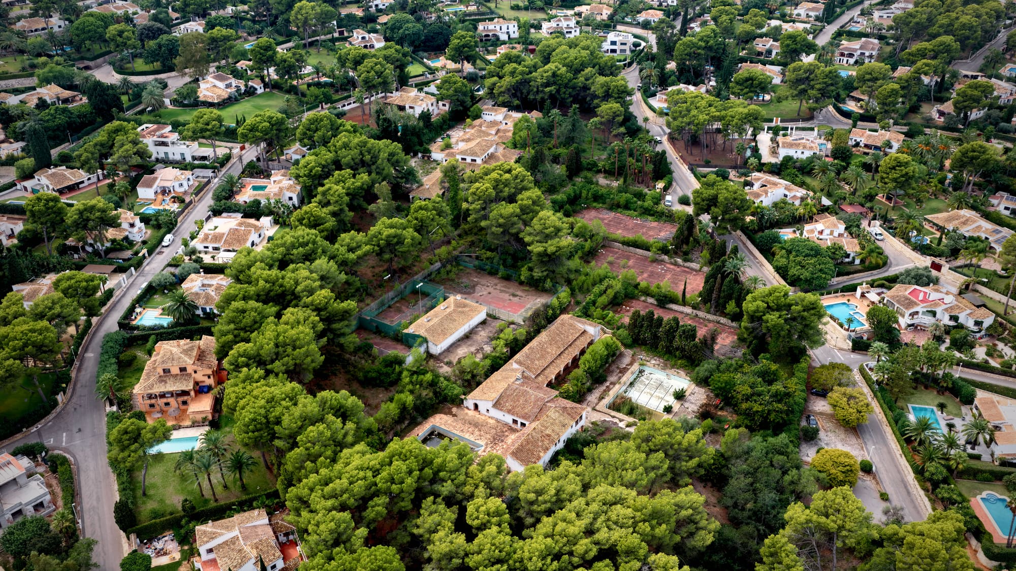 Casa Tosalet — the estate and its pine woodland within Jávea